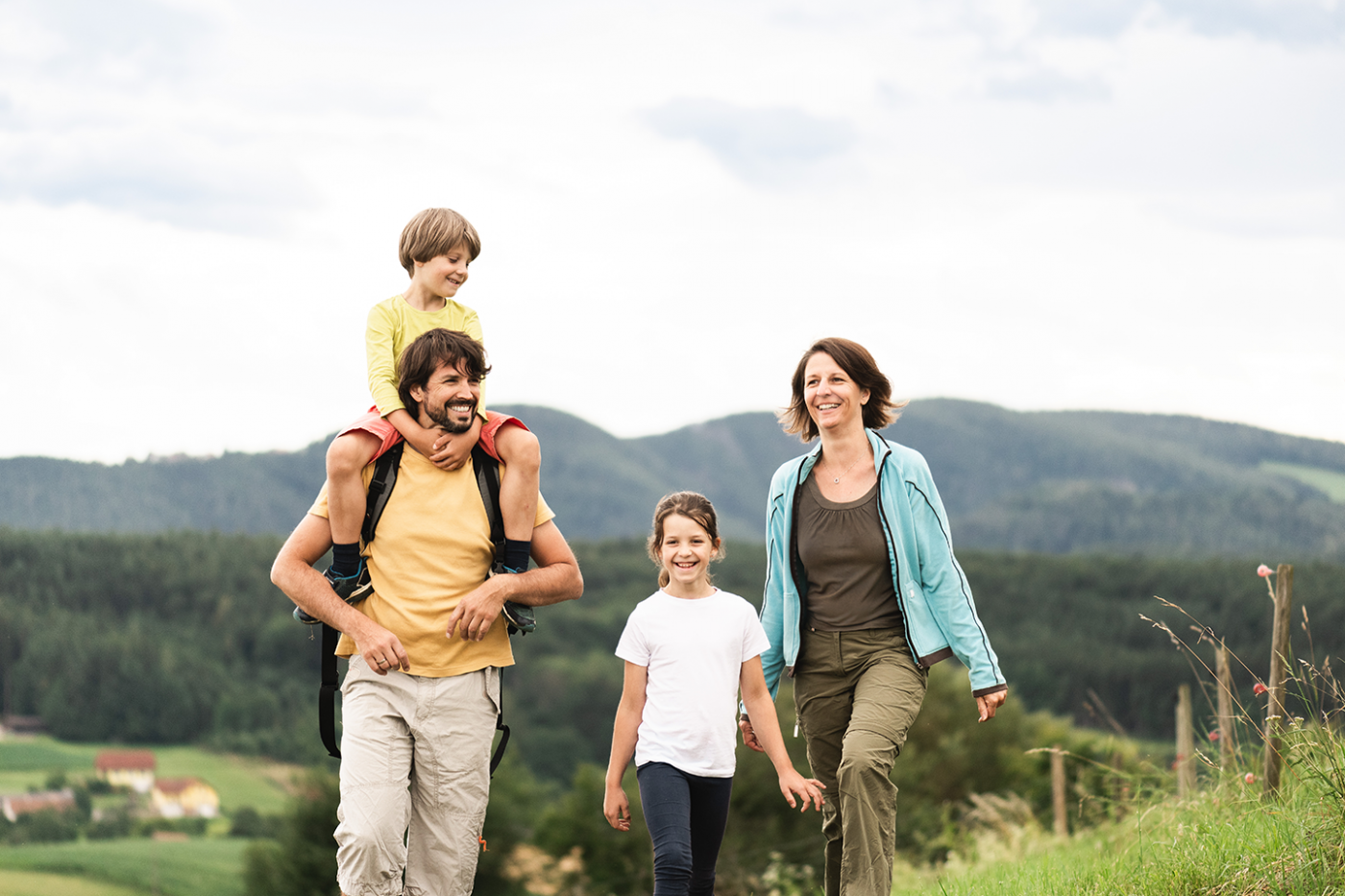 Familie beim Wander